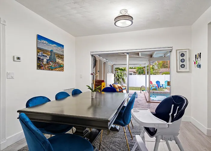 Beautiful Villa - Pool, Game Room - Near Beaches