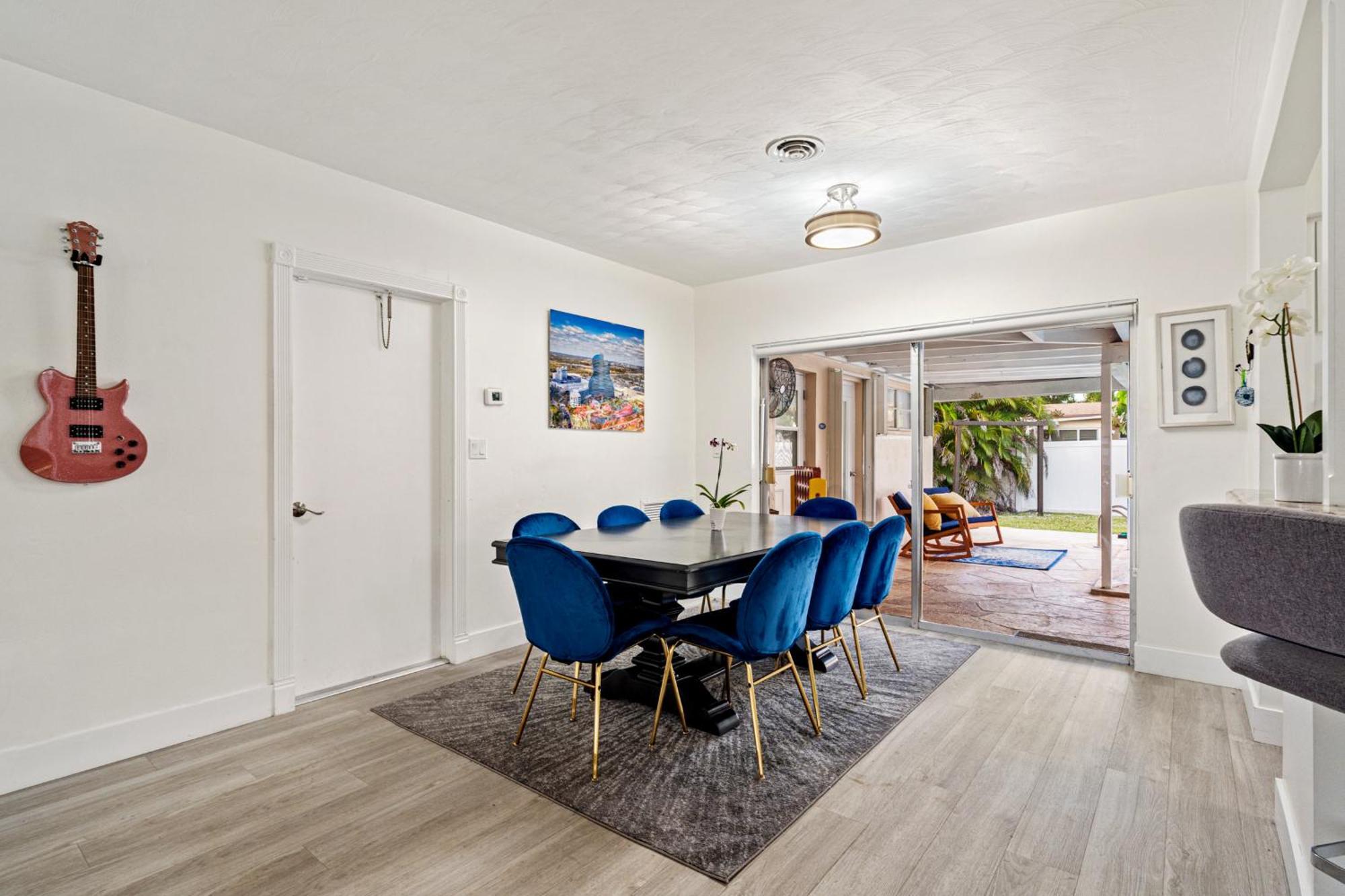 Beautiful Villa - Pool, Game Room - Near Beaches *