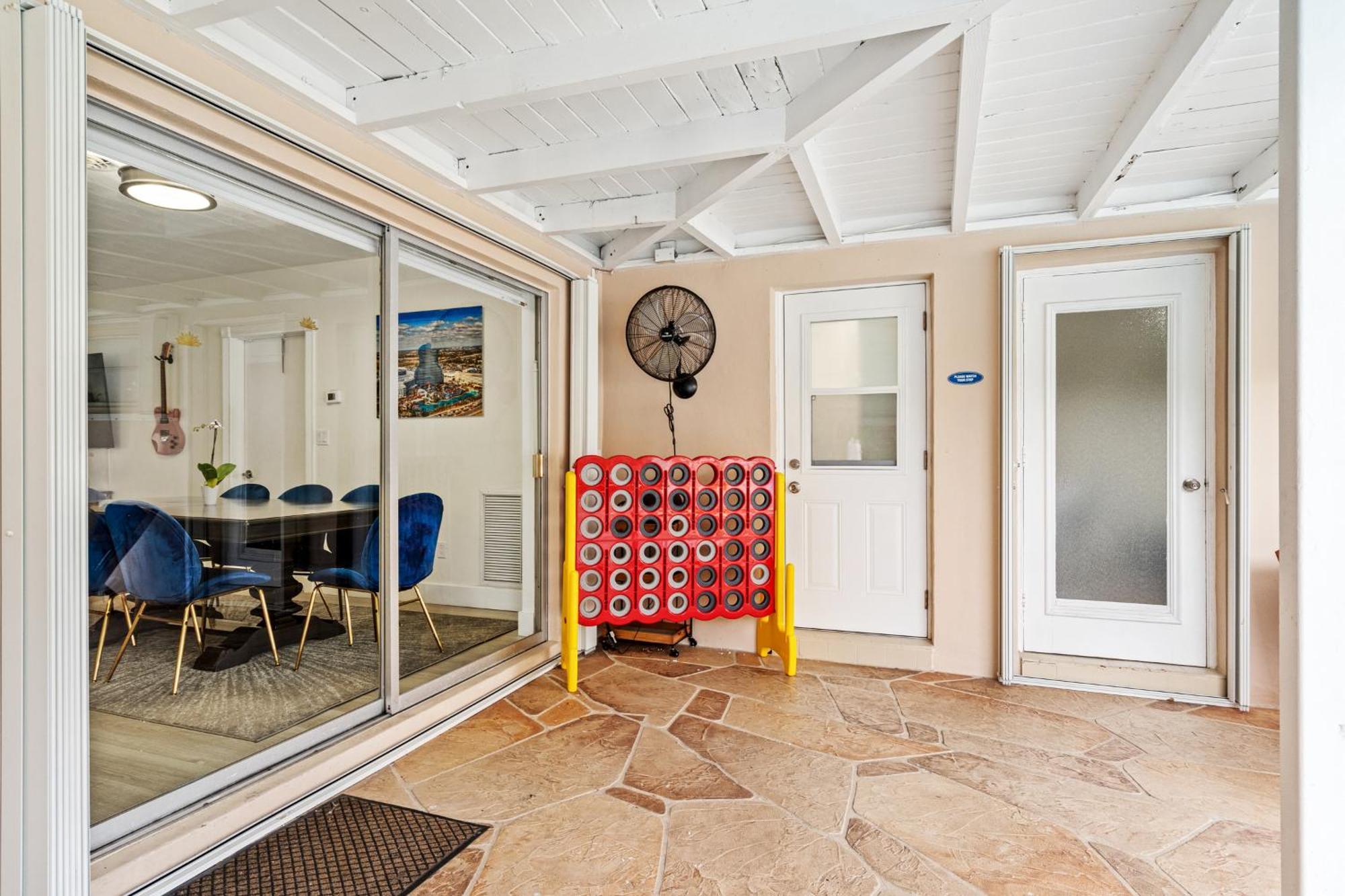 Villa Beautiful Villa - Pool, Game Room - Near Beaches *